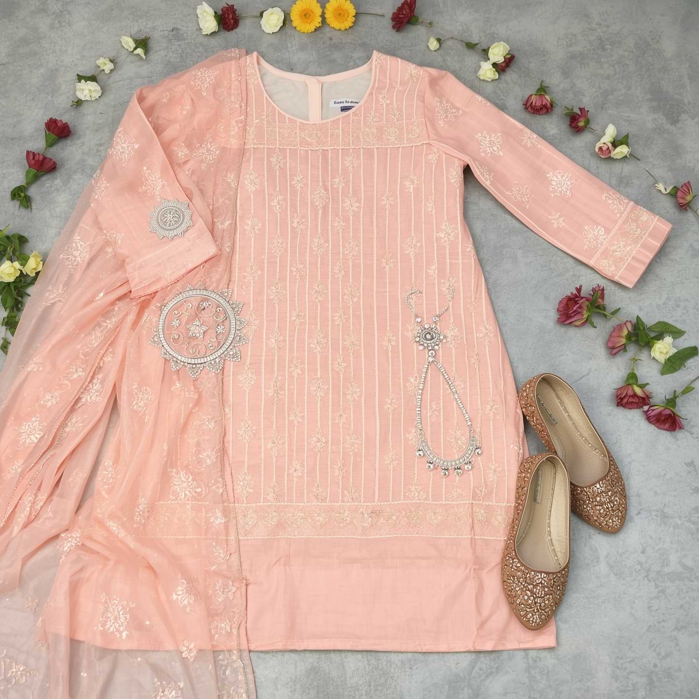 chikankari kurta set